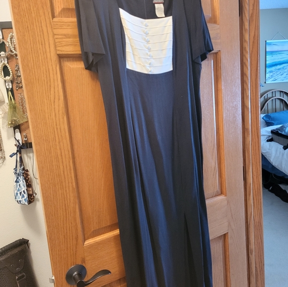 Women's Cocktail Party Dress - Picture 3 of 4